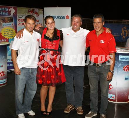 Eishockey. KAC. Kirchtag. Koch Thomas, Manny Viveiros, Erich Poecheim . Klagenfurt, 3.9.2011.
Foto: Kuess
---
pressefotos, pressefotografie, kuess, qs, qspictures, sport, bild, bilder, bilddatenbank