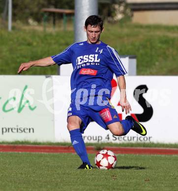 Fussball Kaerntner Liga. Voelkermarkt gegen Hermagor. Mario Bratic (Hermagor). Voelkermarkt, am 3.9.2011.
Foto: Kuess
---
pressefotos, pressefotografie, kuess, qs, qspictures, sport, bild, bilder, bilddatenbank