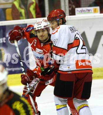 Eishockey Testspiel KAC gegen Jesenice. Spurgeon Tyler (KAC), Hribljan (Jesenice). Klagenfurt, 4.9.2011.
Foto: Kuess 

---
pressefotos, pressefotografie, kuess, qs, qspictures, sport, bild, bilder, bilddatenbank