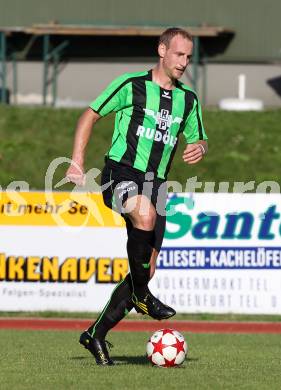 Fussball Kaerntner Liga. Voelkermarkt gegen Hermagor. Alexander Karner (Voelkermarkt). Voelkermarkt, am 3.9.2011.
Foto: Kuess
---
pressefotos, pressefotografie, kuess, qs, qspictures, sport, bild, bilder, bilddatenbank