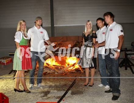 Eishockey. KAC. Kirchtag. Hager Gregor, Koch Thomas, Lammers John. Klagenfurt, 3.9.2011.
Foto: Kuess
---
pressefotos, pressefotografie, kuess, qs, qspictures, sport, bild, bilder, bilddatenbank