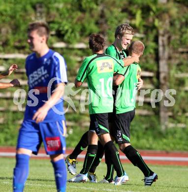 Fussball Kaerntner Liga. Voelkermarkt gegen Hermagor.Torjubel (Voelkermarkt). Voelkermarkt, am 3.9.2011.
Foto: Kuess
---
pressefotos, pressefotografie, kuess, qs, qspictures, sport, bild, bilder, bilddatenbank