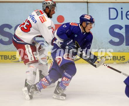 EBEL. Eishockey Bundesliga. EC Pasut VSV gegen Ritten Sport Bozen.  Nico Toff, (VSV), Emanuel Scelfo (Ritten Sport Bozen). Villach, am 4.9.2011.
Foto: Kuess 


---
pressefotos, pressefotografie, kuess, qs, qspictures, sport, bild, bilder, bilddatenbank