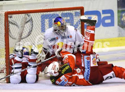 EBEL. Eishockey Bundesliga.  KAC gegen EC Red Bull Salzburg. HAGER Gregor (KAC), HOENECKL Thomas, RAFFL Thomas (Salzburg). Klagenfurt, 9.9.2011.
Foto: Kuess 

---
pressefotos, pressefotografie, kuess, qs, qspictures, sport, bild, bilder, bilddatenbank