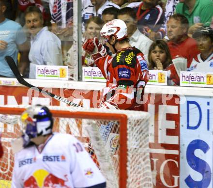 EBEL. Eishockey Bundesliga.  KAC gegen EC Red Bull Salzburg. Torjubel LAMMERS John (KAC). Klagenfurt, 9.9.2011.
Foto: Kuess 

---
pressefotos, pressefotografie, kuess, qs, qspictures, sport, bild, bilder, bilddatenbank