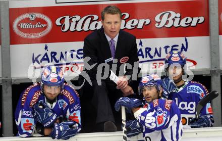 EBEL. Eishockey Bundesliga. EC Rekord Fenster VSV gegen HDD TILIA Olimpija Ljubljana. Kyle Wanvig, Trainer Mike Stewart, Pierre Luc Sleigher, Christof Martinz (VSV). Villach, am 9.9.2011.
Foto: Kuess 


---
pressefotos, pressefotografie, kuess, qs, qspictures, sport, bild, bilder, bilddatenbank