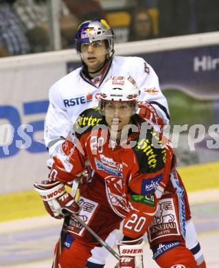 EBEL. Eishockey Bundesliga.  KAC gegen EC Red Bull Salzburg. LAMMERS John (KAC), PALLESTRANG Alexander (Salzburg). Klagenfurt, 9.9.2011.
Foto: Kuess 

---
pressefotos, pressefotografie, kuess, qs, qspictures, sport, bild, bilder, bilddatenbank