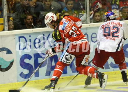 EBEL. Eishockey Bundesliga.  KAC gegen EC Red Bull Salzburg. Hundertpfund Thomas (KAC), Erlich Daniel (Salzburg). Klagenfurt, 9.9.2011.
Foto: Kuess 

---
pressefotos, pressefotografie, kuess, qs, qspictures, sport, bild, bilder, bilddatenbank