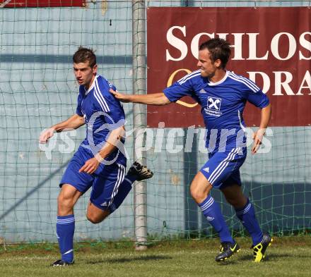 Fussball Kaerntner Liga. SVG Bleiburg gegen Ruden. Torjubel Tadej Trdina (Ruden). Bleiburg, am 11.9.2011.
Foto: Kuess
---
pressefotos, pressefotografie, kuess, qs, qspictures, sport, bild, bilder, bilddatenbank