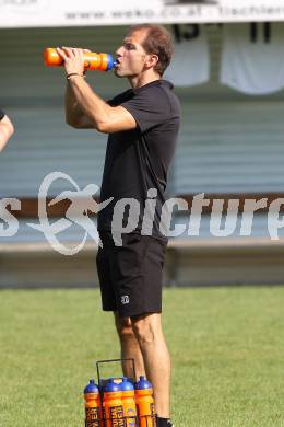 Fussball Kaerntner Liga. SVG Bleiburg gegen Ruden. Trainer Robert Skof (Ruden). Bleiburg, am 11.9.2011.
Foto: Kuess
---
pressefotos, pressefotografie, kuess, qs, qspictures, sport, bild, bilder, bilddatenbank