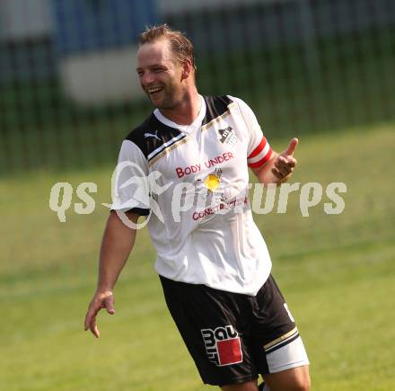 Fussball Kaerntner Liga. SVG Bleiburg gegen Ruden.  Torjubel Daniel Wriessnig (Bleiburg). Bleiburg, am 11.9.2011.
Foto: Kuess
---
pressefotos, pressefotografie, kuess, qs, qspictures, sport, bild, bilder, bilddatenbank