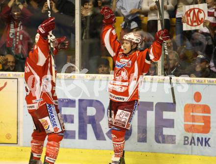 EBEL. Eishockey Bundesliga.  KAC gegen EC Red Bull Salzburg. Torjubel Scofield Tyler, Spurgeon Tyler (KAC). Klagenfurt, 9.9.2011.
Foto: Kuess 

---
pressefotos, pressefotografie, kuess, qs, qspictures, sport, bild, bilder, bilddatenbank