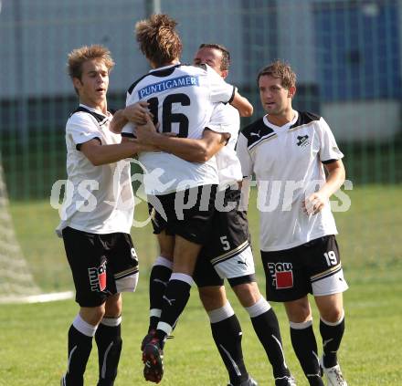 Fussball Kaerntner Liga. SVG Bleiburg gegen Ruden. Torjubel (Bleiburg). Bleiburg, am 11.9.2011.
Foto: Kuess
---
pressefotos, pressefotografie, kuess, qs, qspictures, sport, bild, bilder, bilddatenbank