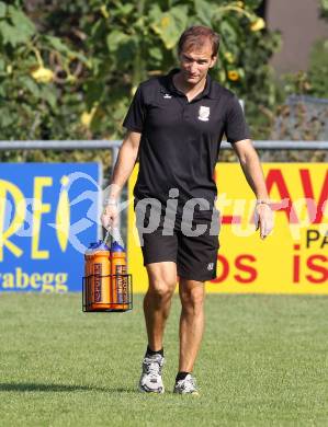 Fussball Kaerntner Liga. SVG Bleiburg gegen Ruden. Trainer Robert Skof (Ruden). Bleiburg, am 11.9.2011.
Foto: Kuess
---
pressefotos, pressefotografie, kuess, qs, qspictures, sport, bild, bilder, bilddatenbank