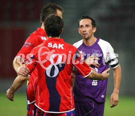 Fussball. Regionalliga. SK Austria Klagenfurt gegen SAK. Dollinger Matthias  (Austria Klagenfurt), Jolic Goran, Riedl Thomas (SAK). Klagenfurt, 16.9.2011.
Foto: Kuess

---
pressefotos, pressefotografie, kuess, qs, qspictures, sport, bild, bilder, bilddatenbank