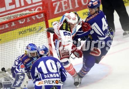 EBEL. Eishockey Bundesliga. EC Rekord Fenster VSV gegen EC KAC. Mario Altmann,  (VSV), Tyler Spurgeon (KAC). Villach, am 18.9.2011.
Foto: Kuess 


---
pressefotos, pressefotografie, kuess, qs, qspictures, sport, bild, bilder, bilddatenbank