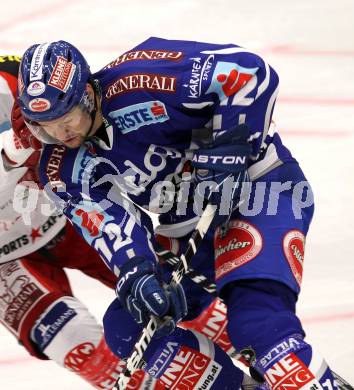 EBEL. Eishockey Bundesliga. EC Rekord Fenster VSV gegen EC KAC.  Craig Weller (VSV). Villach, am 18.9.2011.
Foto: Kuess 


---
pressefotos, pressefotografie, kuess, qs, qspictures, sport, bild, bilder, bilddatenbank