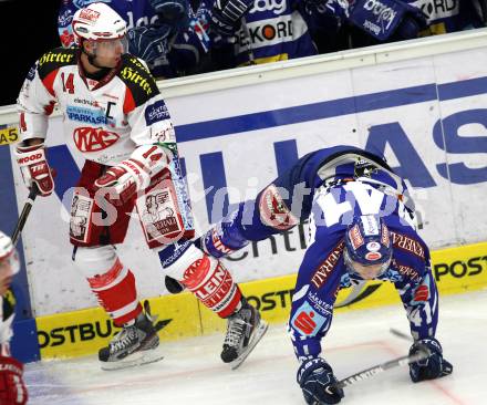 EBEL. Eishockey Bundesliga. EC Rekord Fenster VSV gegen EC KAC.  Mario Altmann, (VSV), Johannes Reichel  (KAC). Villach, am 18.9.2011.
Foto: Kuess 


---
pressefotos, pressefotografie, kuess, qs, qspictures, sport, bild, bilder, bilddatenbank