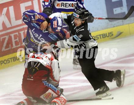 EBEL. Eishockey Bundesliga. EC Rekord Fenster VSV gegen EC KAC. Kevin Mitchell, (VSV), Raphael Herburger (KAC). Villach, am 18.9.2011.
Foto: Kuess 


---
pressefotos, pressefotografie, kuess, qs, qspictures, sport, bild, bilder, bilddatenbank