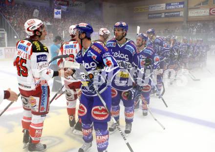 EBEL. Eishockey Bundesliga. EC Rekord Fenster VSV gegen EC KAC.  Marco Pewal, (VSV), David Schuller (KAC). Villach, am 18.9.2011.
Foto: Kuess 


---
pressefotos, pressefotografie, kuess, qs, qspictures, sport, bild, bilder, bilddatenbank