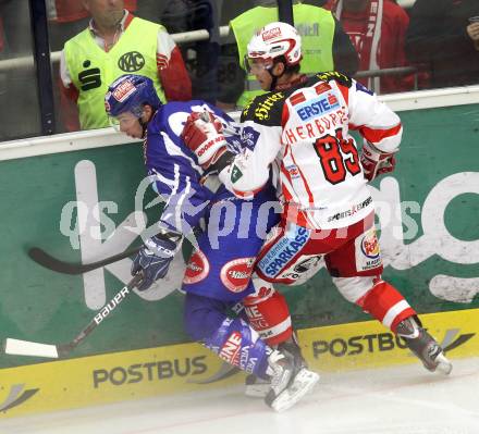 EBEL. Eishockey Bundesliga. EC Rekord Fenster VSV gegen EC KAC. Marco Pewal,  (VSV), Raphael Herburger (KAC). Villach, am 18.9.2011.
Foto: Kuess 


---
pressefotos, pressefotografie, kuess, qs, qspictures, sport, bild, bilder, bilddatenbank