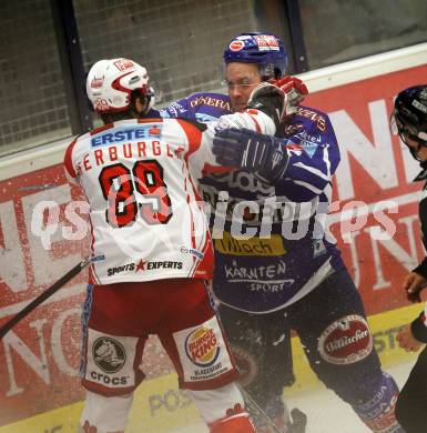 EBEL. Eishockey Bundesliga. EC Rekord Fenster VSV gegen EC KAC.  Kevin Mitchell,  (VSV), Raphael Herburger (KAC). Villach, am 18.9.2011.
Foto: Kuess 


---
pressefotos, pressefotografie, kuess, qs, qspictures, sport, bild, bilder, bilddatenbank