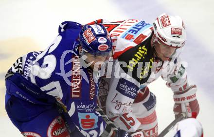 EBEL. Eishockey Bundesliga. EC Rekord Fenster VSV gegen EC KAC. Pierre Luc Sleigher,  (VSV), Paul Schellander (KAC). Villach, am 18.9.2011.
Foto: Kuess 


---
pressefotos, pressefotografie, kuess, qs, qspictures, sport, bild, bilder, bilddatenbank