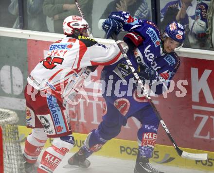 EBEL. Eishockey Bundesliga. EC Rekord Fenster VSV gegen EC KAC.  Stefan Bacher,  (VSV), Kirk Furey (KAC). Villach, am 18.9.2011.
Foto: Kuess 


---
pressefotos, pressefotografie, kuess, qs, qspictures, sport, bild, bilder, bilddatenbank