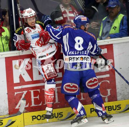 EBEL. Eishockey Bundesliga. EC Rekord Fenster VSV gegen EC KAC. Roland Kaspitz, (VSV), Tyler Scofield  (KAC). Villach, am 18.9.2011.
Foto: Kuess 


---
pressefotos, pressefotografie, kuess, qs, qspictures, sport, bild, bilder, bilddatenbank