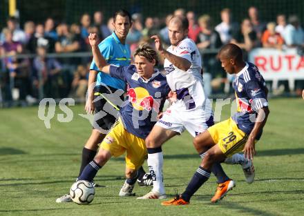 Fussball. OEFB Cup. SAK gegen Red Bull Salzburg. Christian Dlopst, (SAK), Christoph Leitgeb, Da Silva Antonio Alex Rafael  (Salzburg). Klagenfurt, 21.9.2011.
Foto: Kuess
---
pressefotos, pressefotografie, kuess, qs, qspictures, sport, bild, bilder, bilddatenbank