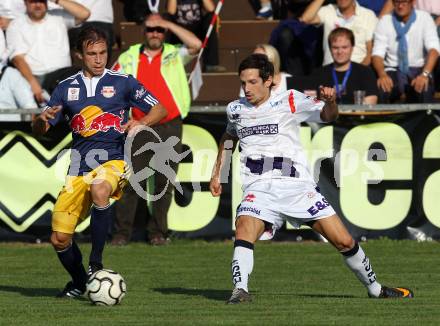 Fussball. OEFB Cup. SAK gegen Red Bull Salzburg. Thomas Riedl, (SAK),  Andreas Ulmer (Salzburg). Klagenfurt, 21.9.2011.
Foto: Kuess
---
pressefotos, pressefotografie, kuess, qs, qspictures, sport, bild, bilder, bilddatenbank