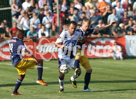 Fussball. OEFB Cup. SAK gegen Red Bull Salzburg.  Goran Jolic, (SAK), Da Silva Antonio Alex Rafael, Rasmus Lindgren (Salzburg). Klagenfurt, 21.9.2011.
Foto: Kuess
---
pressefotos, pressefotografie, kuess, qs, qspictures, sport, bild, bilder, bilddatenbank