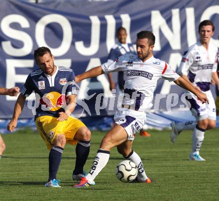 Fussball. OEFB Cup. SAK gegen Red Bull Salzburg. Murat Veliu, (SAK), Roman Wallner  (Salzburg). Klagenfurt, 21.9.2011.
Foto: Kuess
---
pressefotos, pressefotografie, kuess, qs, qspictures, sport, bild, bilder, bilddatenbank