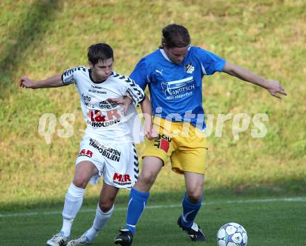 Fussball Kaerntner Liga. Feldkirchen gegen SVG Bleiburg. Kevin Winkler (Feldkirchen), Thomas Hoeller (Bleiburg). Feldkirchen, am 24.9.2011.
Foto: Kuess 
---
pressefotos, pressefotografie, kuess, qs, qspictures, sport, bild, bilder, bilddatenbank