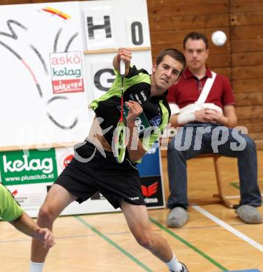 Badminton. ASKOE Kelag Kaernten gegen BSC 70 Linz. Stefan Wrulich (Kaernten). Klagenfurt, am 24.9.2011.
Foto: Kuess
---
pressefotos, pressefotografie, kuess, qs, qspictures, sport, bild, bilder, bilddatenbank