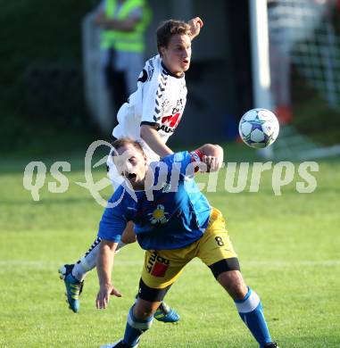 Fussball Kaerntner Liga. Feldkirchen gegen SVG Bleiburg. Marco Huber (Feldkirchen), Daniel Wriessnig (Bleiburg). Feldkirchen, am 24.9.2011.
Foto: Kuess 
---
pressefotos, pressefotografie, kuess, qs, qspictures, sport, bild, bilder, bilddatenbank