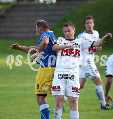 Fussball Kaerntner Liga. Feldkirchen gegen SVG Bleiburg. Michael Wernig (Feldkirchen), Daniel Wriessnig (Bleiburg). Feldkirchen, am 24.9.2011.
Foto: Kuess 
---
pressefotos, pressefotografie, kuess, qs, qspictures, sport, bild, bilder, bilddatenbank