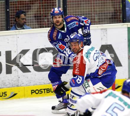 EBEL. Eishockey Bundesliga. EC Rekord Fenster VSV gegen KHL Medvescak Zagreb. WELLER Craig (VSV), LETANG Alanb (Zagreb). Villach, am 25.9.2011.
Foto: Kuess 


---
pressefotos, pressefotografie, kuess, qs, qspictures, sport, bild, bilder, bilddatenbank