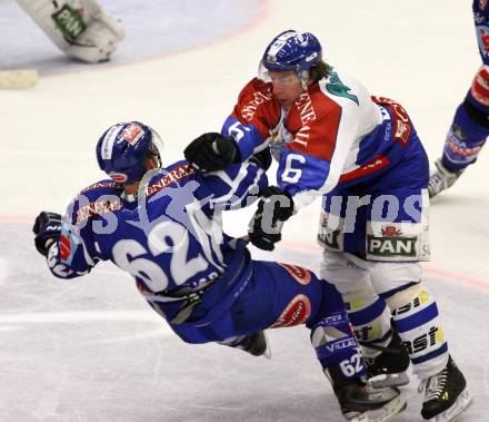 EBEL. Eishockey Bundesliga. EC Rekord Fenster VSV gegen KHL Medvescak Zagreb. SLEIGHER Pierre Luc (VSV), SANDROCK Robby (Zagreb). Villach, am 25.9.2011.
Foto: Kuess 


---
pressefotos, pressefotografie, kuess, qs, qspictures, sport, bild, bilder, bilddatenbank