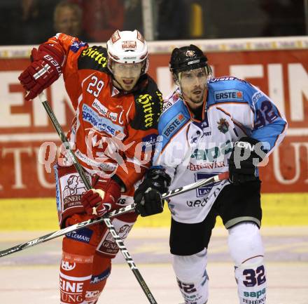 EBEL. Eishockey Bundesliga.  KAC gegen SAPA Fehervar AV19. Christoph Brandner, (KAC), Viktor Tokaji (Alba Volan). Klagenfurt, 25.9.2011.
Foto: Kuess 

---
pressefotos, pressefotografie, kuess, qs, qspictures, sport, bild, bilder, bilddatenbank