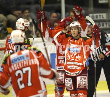 EBEL. Eishockey Bundesliga.  KAC gegen SAPA Fehervar AV19. Torjubel Tyler Scofield, Tyler Spurgeon (KAC)). Klagenfurt, 25.9.2011.
Foto: Kuess 

---
pressefotos, pressefotografie, kuess, qs, qspictures, sport, bild, bilder, bilddatenbank