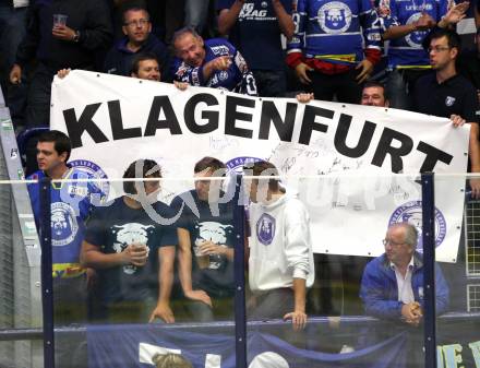 EBEL. Eishockey Bundesliga. EC Rekord Fenster VSV gegen KHL Medvescak Zagreb.  Fans (Zagreb). Villach, am 25.9.2011.
Foto: Kuess 


---
pressefotos, pressefotografie, kuess, qs, qspictures, sport, bild, bilder, bilddatenbank