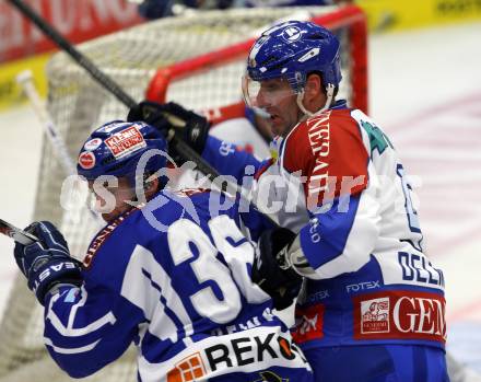 EBEL. Eishockey Bundesliga. EC Rekord Fenster VSV gegen KHL Medvescak Zagreb. PEWAL Marco  (VSV), DELMORE Andy (Zagreb). Villach, am 25.9.2011.
Foto: Kuess 


---
pressefotos, pressefotografie, kuess, qs, qspictures, sport, bild, bilder, bilddatenbank