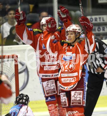 EBEL. Eishockey Bundesliga.  KAC gegen SAPA Fehervar AV19. Torjubel Tyler Scofield, Tyler Spurgeon (KAC)). Klagenfurt, 25.9.2011.
Foto: Kuess 

---
pressefotos, pressefotografie, kuess, qs, qspictures, sport, bild, bilder, bilddatenbank