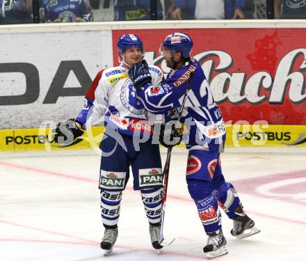 EBEL. Eishockey Bundesliga. EC Rekord Fenster VSV gegen KHL Medvescak Zagreb. KUZNIK Greg (VSV), ZANOSKI Tomislav (Zagreb). Villach, am 25.9.2011.
Foto: Kuess 


---
pressefotos, pressefotografie, kuess, qs, qspictures, sport, bild, bilder, bilddatenbank