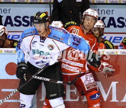 EBEL. Eishockey Bundesliga.  KAC gegen SAPA Fehervar AV19. John Lammers, (KAC), Andras Benk (Alba Volan). Klagenfurt, 25.9.2011.
Foto: Kuess 

---
pressefotos, pressefotografie, kuess, qs, qspictures, sport, bild, bilder, bilddatenbank