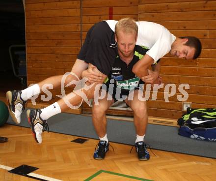 Badminton. ASKOE Kelag Kaernten gegen BSC 70 Linz. Michael Trojan (Kaernten). Klagenfurt, am 24.9.2011.
Foto: Kuess
---
pressefotos, pressefotografie, kuess, qs, qspictures, sport, bild, bilder, bilddatenbank