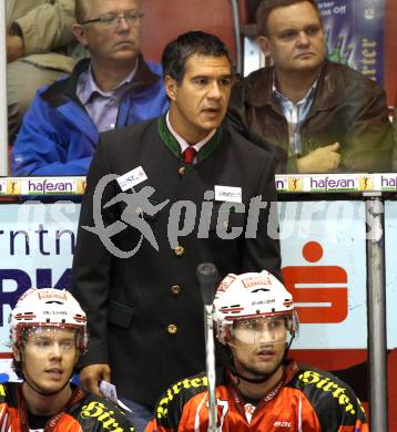 EBEL. Eishockey Bundesliga.  KAC gegen SAPA Fehervar AV19. Trainer Many Viveiros (KAC). Klagenfurt, 25.9.2011.
Foto: Kuess 

---
pressefotos, pressefotografie, kuess, qs, qspictures, sport, bild, bilder, bilddatenbank