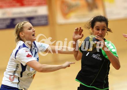 Woman Handball Austria. SG Witasek Kaernten gegen HC MGT BW Feldkirch. Musalem Araos Maria Eugenia (Kaernten), Ivana Dolovic (Feldkirch). Feldkirchen, am 24.9.2011.
Foto: Kuess
---
pressefotos, pressefotografie, kuess, qs, qspictures, sport, bild, bilder, bilddatenbank