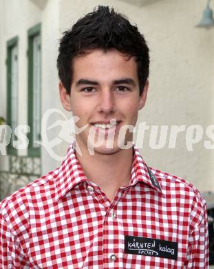 Kaernten Sport. Package Uebergabe. Benjamin Fillafer (Stocksport). Klagenfurt, 26.9.2011.
Foto: Kuess
---
pressefotos, pressefotografie, kuess, qs, qspictures, sport, bild, bilder, bilddatenbank